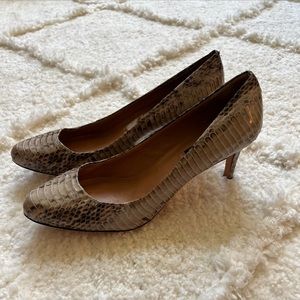ANN TAYLOR LEATHER SNAKESKIN PUMPS